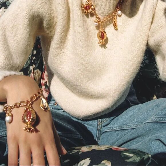 ZARA FLOWER FRUIT PEARL CHARM BRACELET - Picture 5 of 7